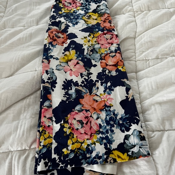 Skirts - Picture 2 of 13